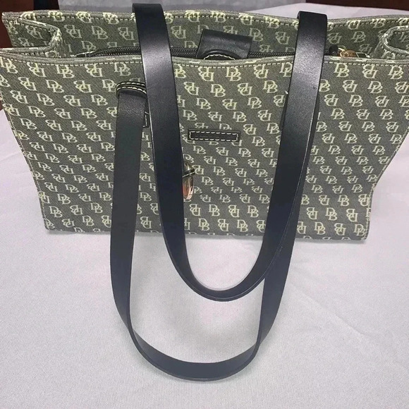 DOONEY & BOURKE Canvas Purse. Excellent Condition ❣️ - Picture 2 of 7